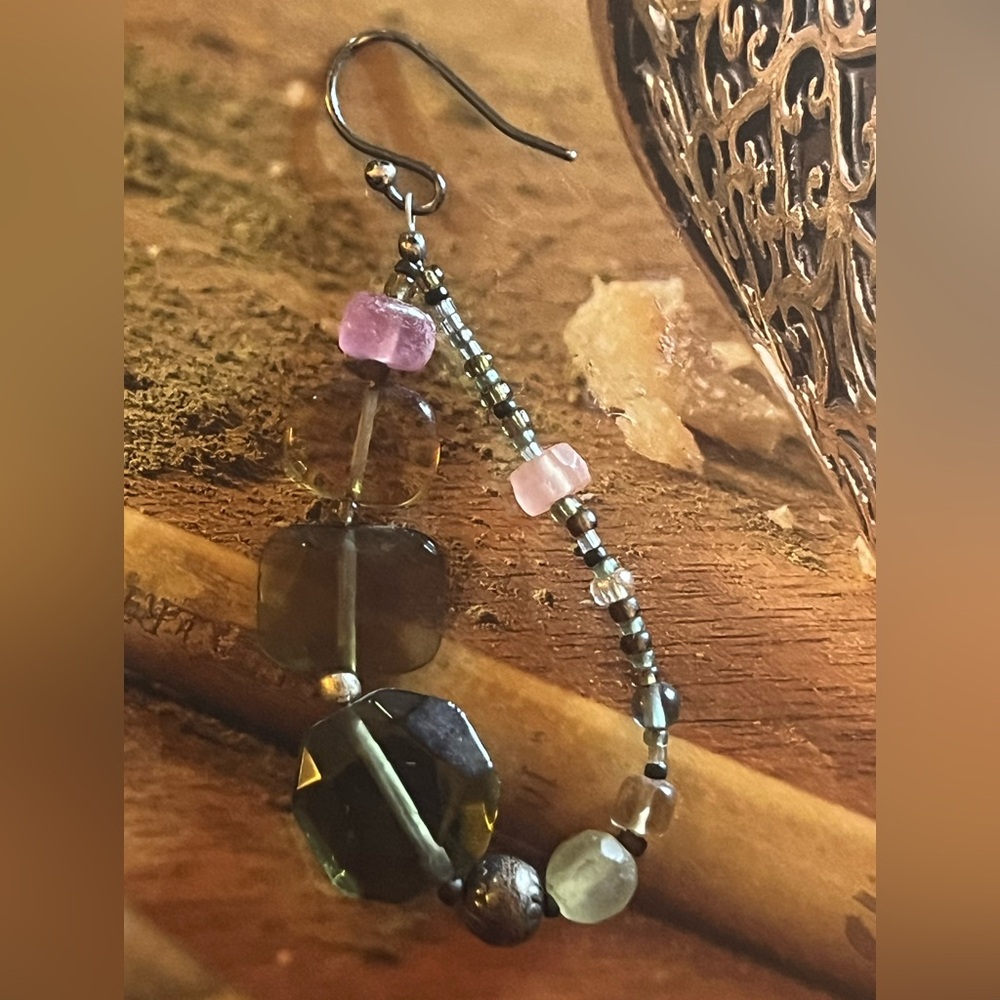 Silpada SINGLE EARRING ONLY 
Sterling Silver with Mixed Stones on French Wires. - Picture 6 of 6
